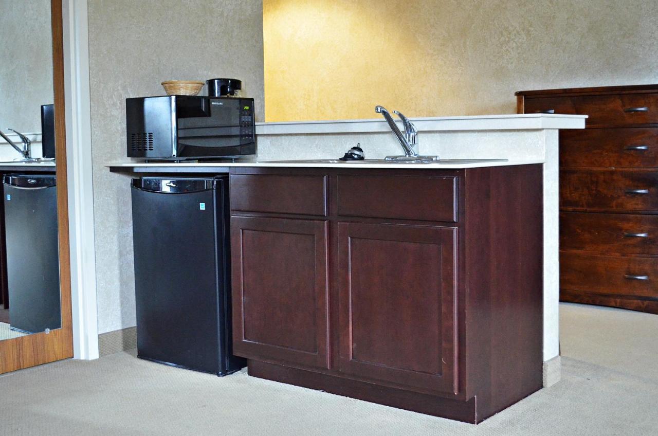 Days Inn By Wyndham Carrollton المظهر الخارجي الصورة