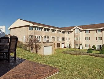 Days Inn By Wyndham Carrollton المظهر الخارجي الصورة